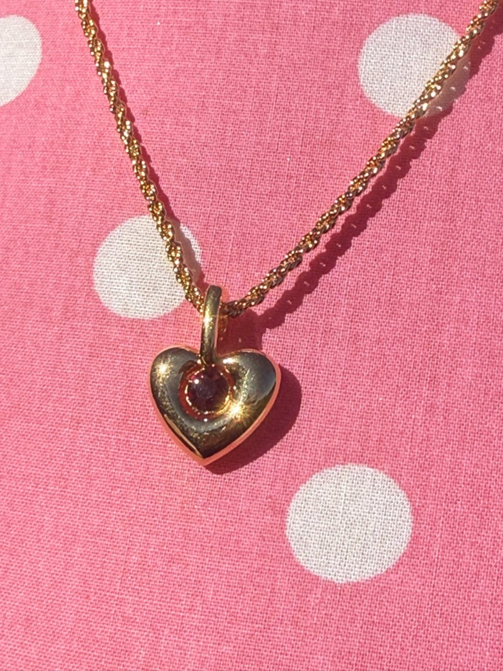 NWOT Nina Ricci Gold Heart Pendant Necklace with Ruby Swarovski Center - Picture 3 of 4
